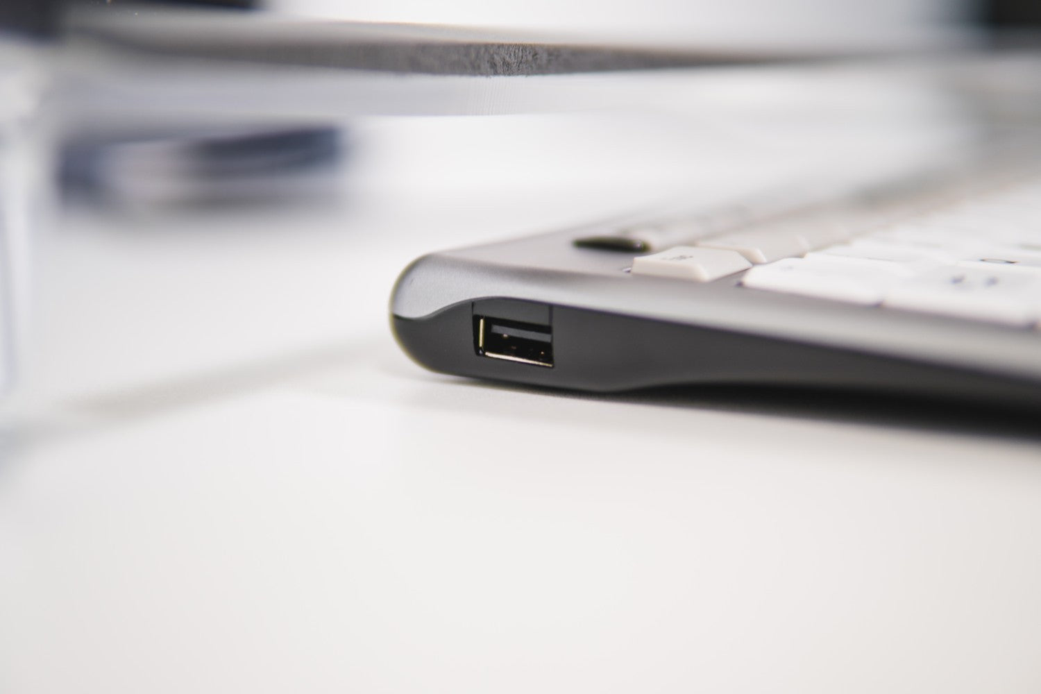 BakkerElkhuizen S-board 840 clavier Bureau USB QWERTZ Allemand Gris clair, Blanc